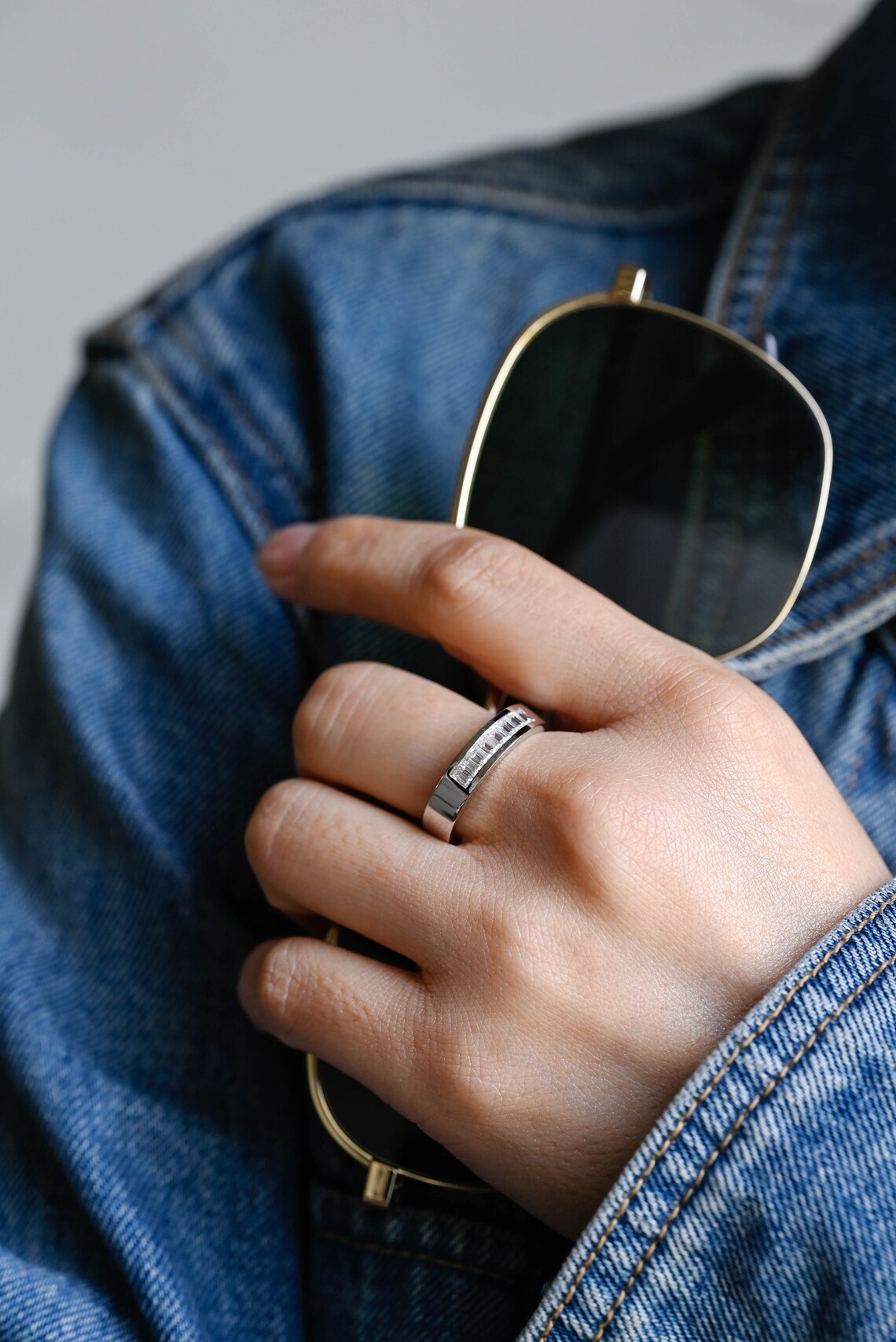 Timeless wedding band