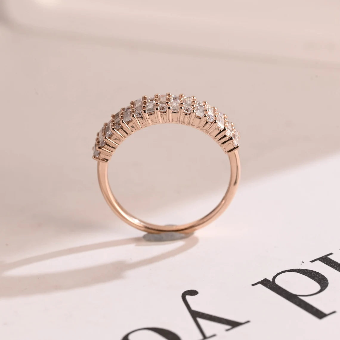 Round cut moissanite band