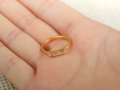 Promise ring moissanite