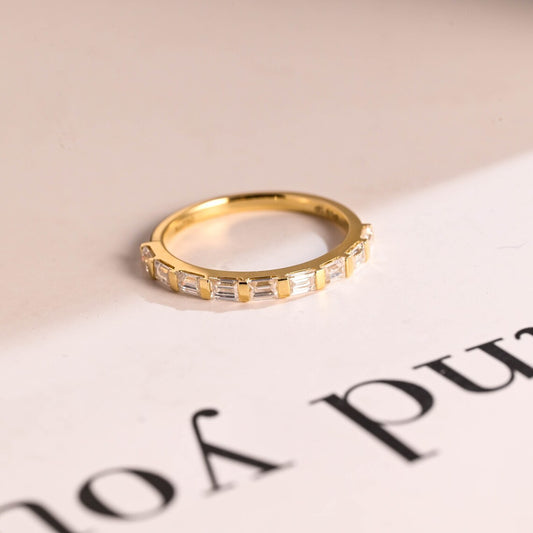 Baguette moissanite band