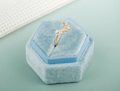 Vintage leaf wedding band