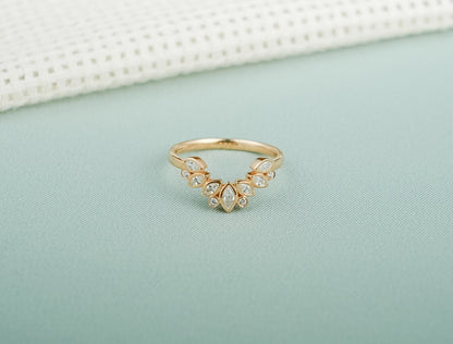 V-shaped wedding band