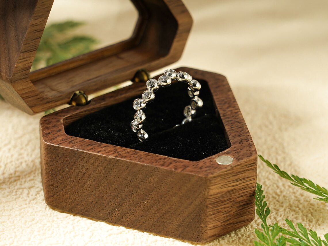 Round cut eternity ring