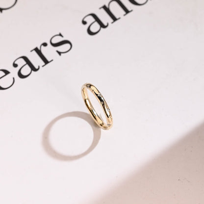 Unisex wedding band