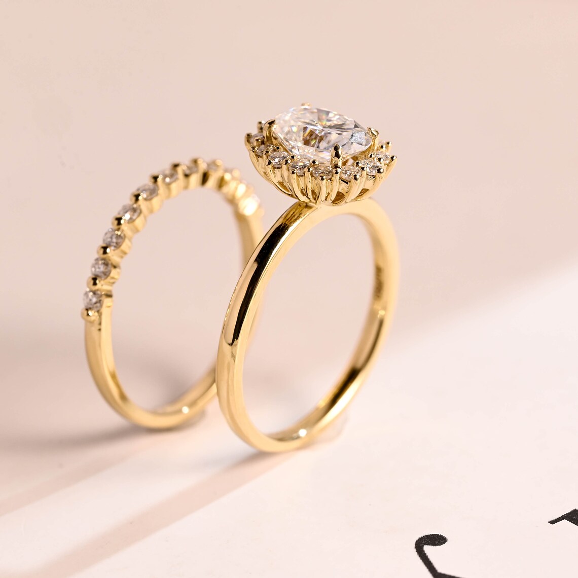 Halo engagement ring