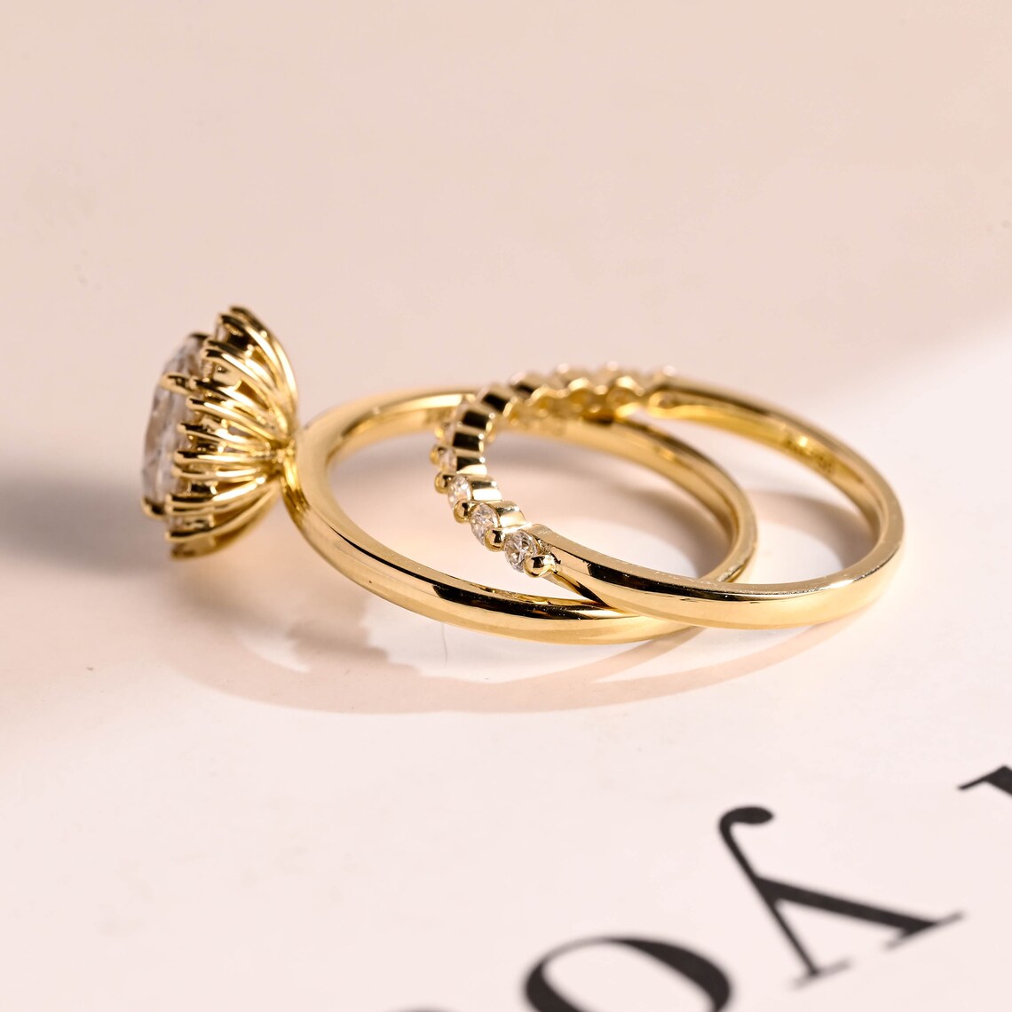 Luxury engagement ring