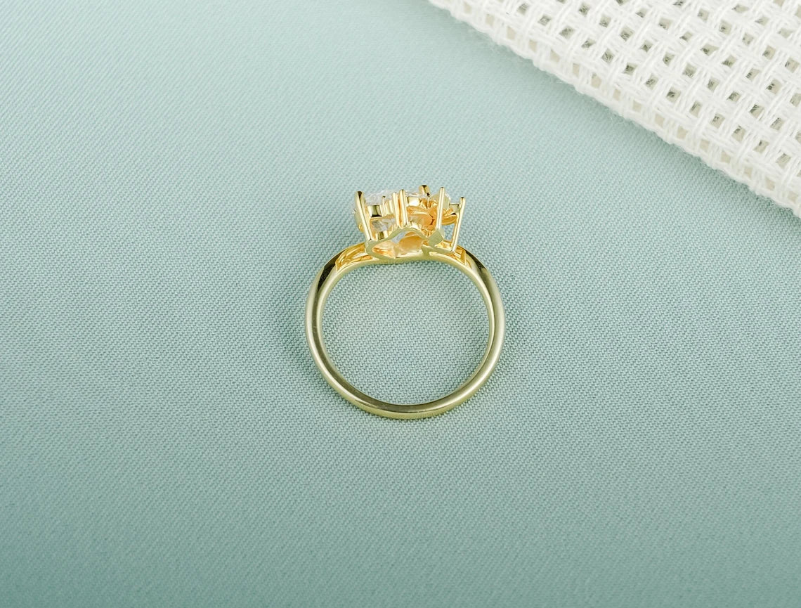Anniversary ring for her