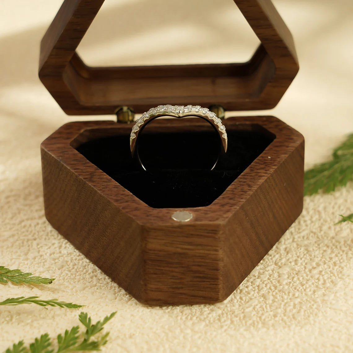 Moissanite curved band