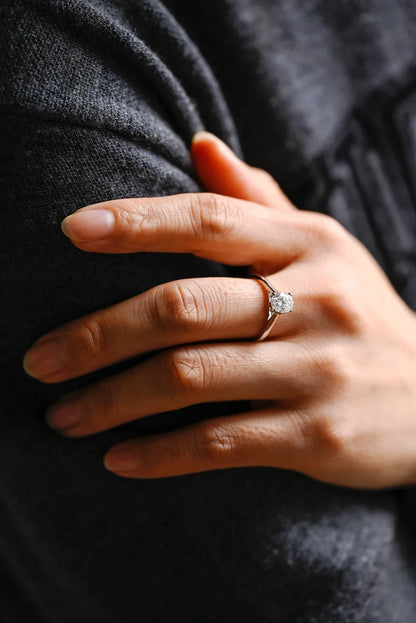oval cut engagement ring