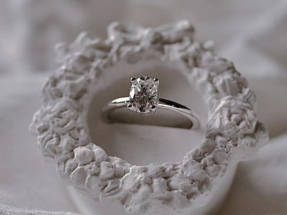 Oval Cut Moissanite Engagement Ring