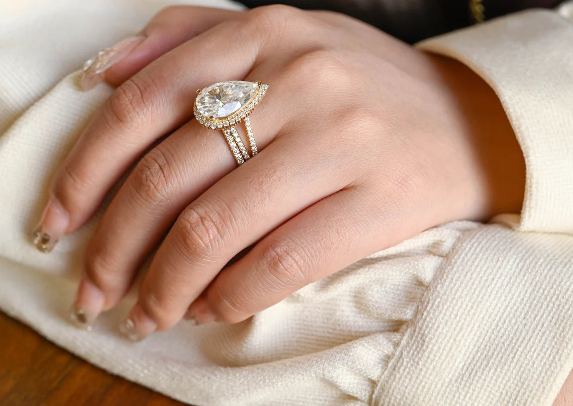 Wedding ring set for her