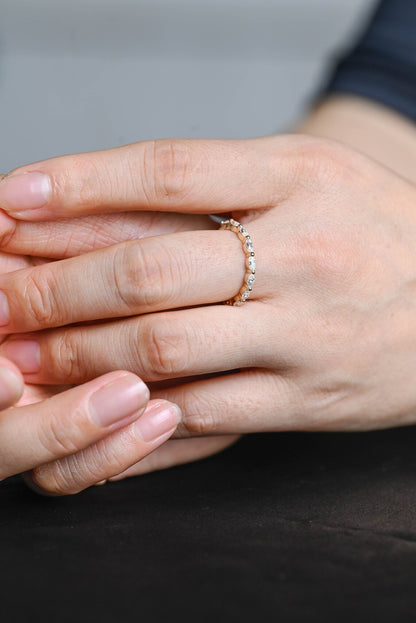 Modern eternity band