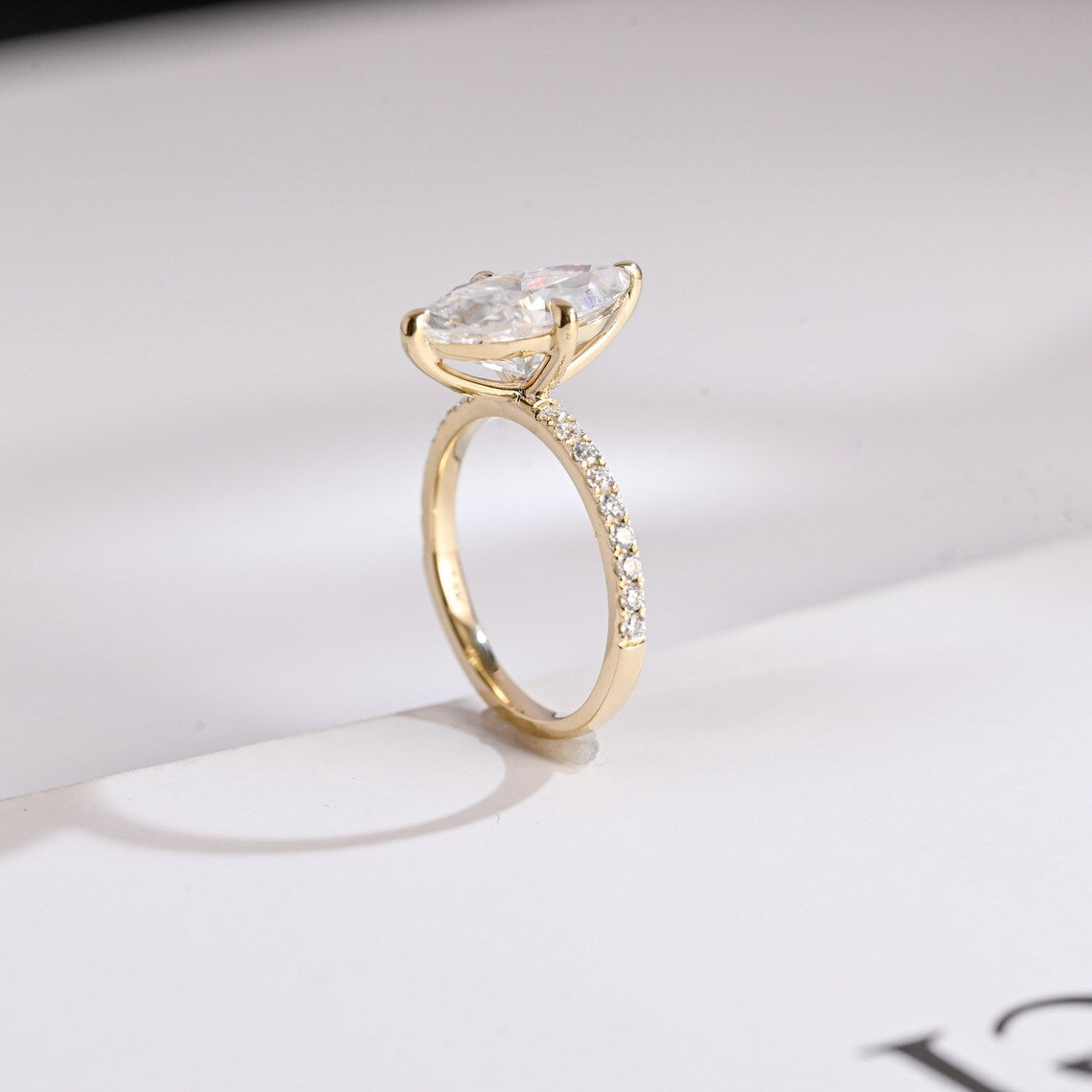 Claw prong-set wedding ring