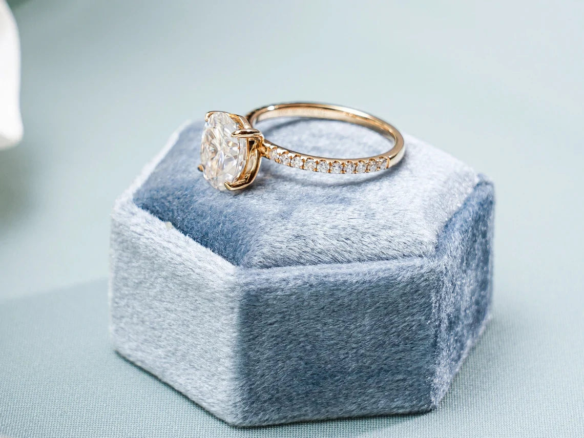 custom oval ring | minimalist moissanite ring | luxury gold ring
