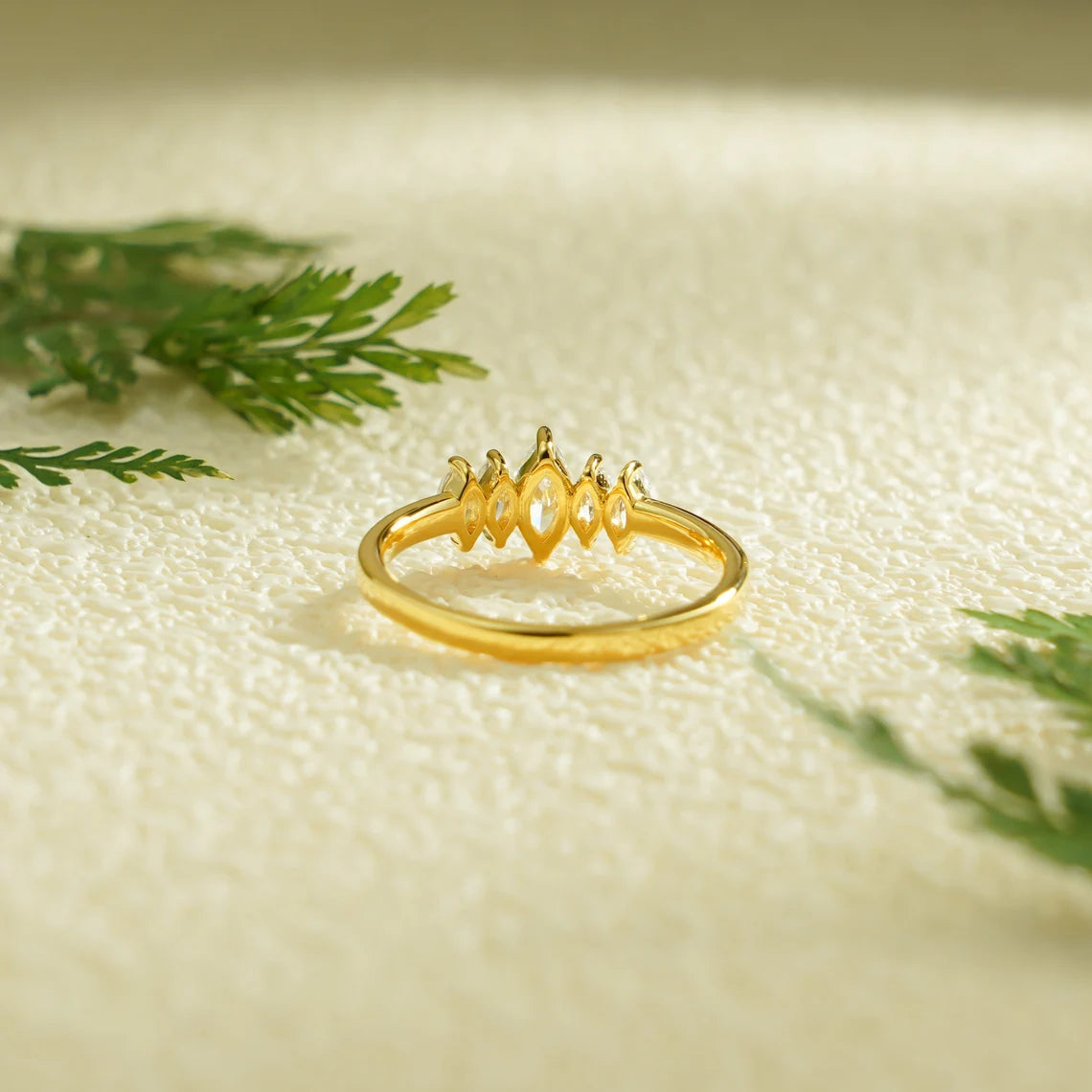 Luxury wedding band