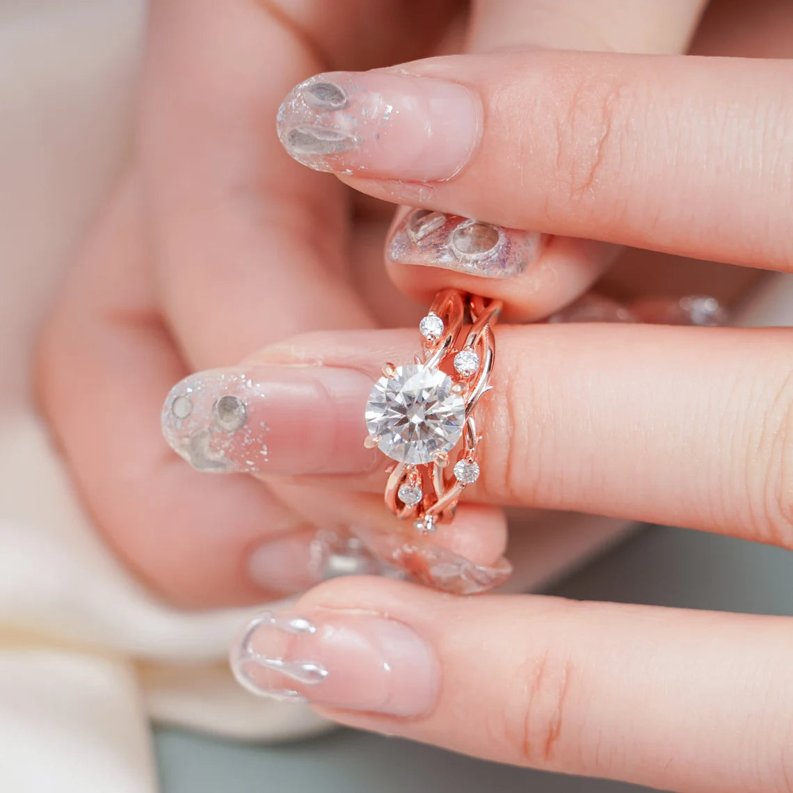 Round cut moissanite diamond ring