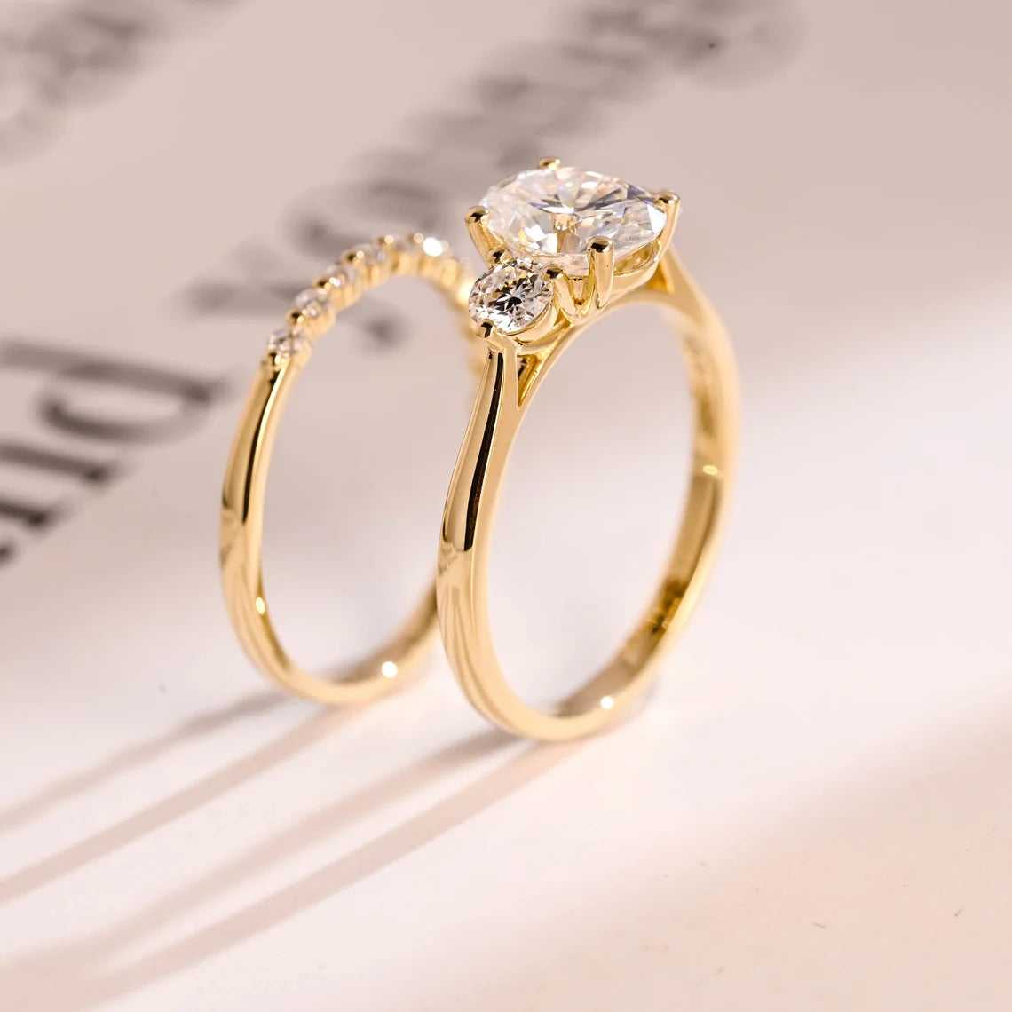 Round side stone ring