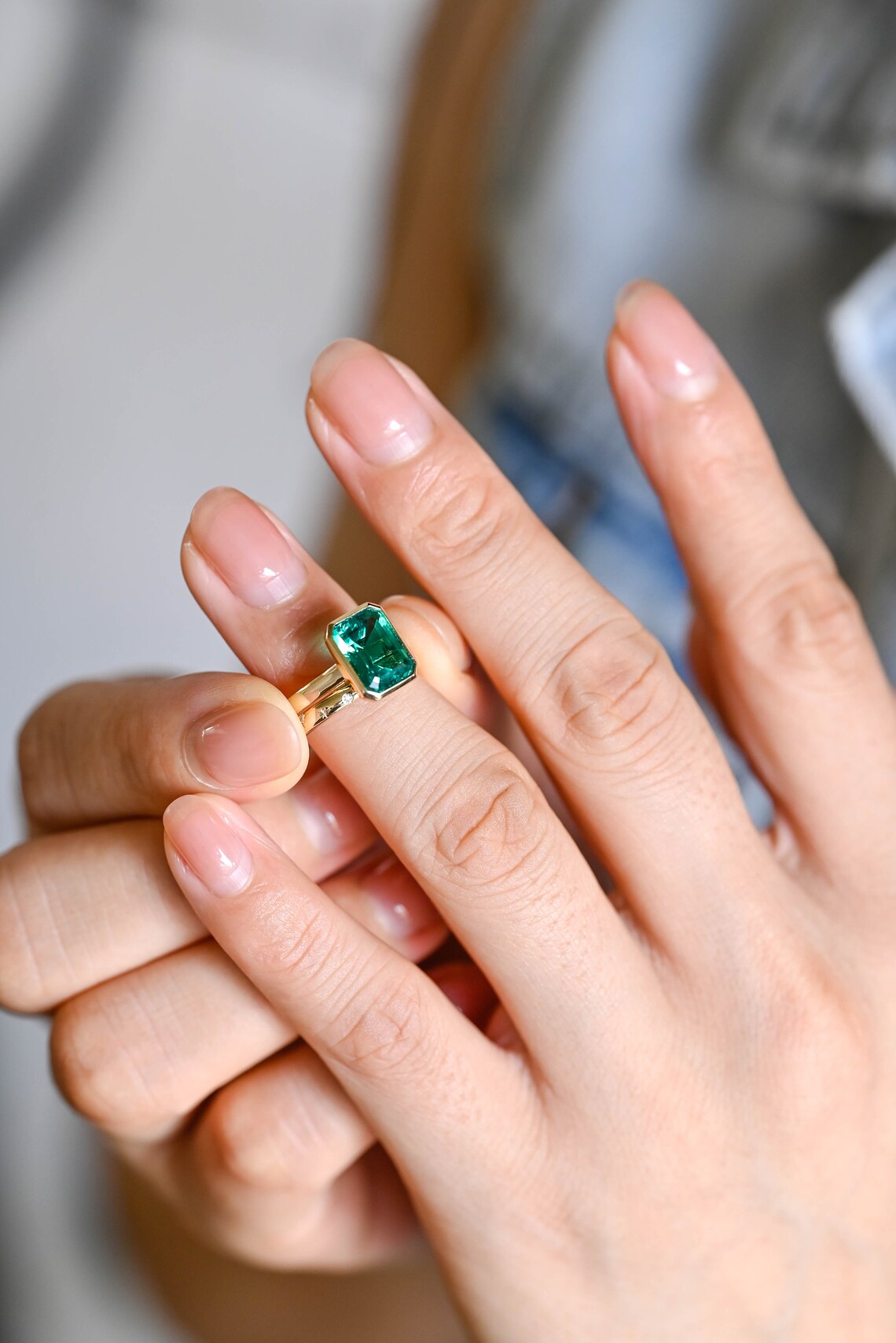 Cathedral shank solitaire ring