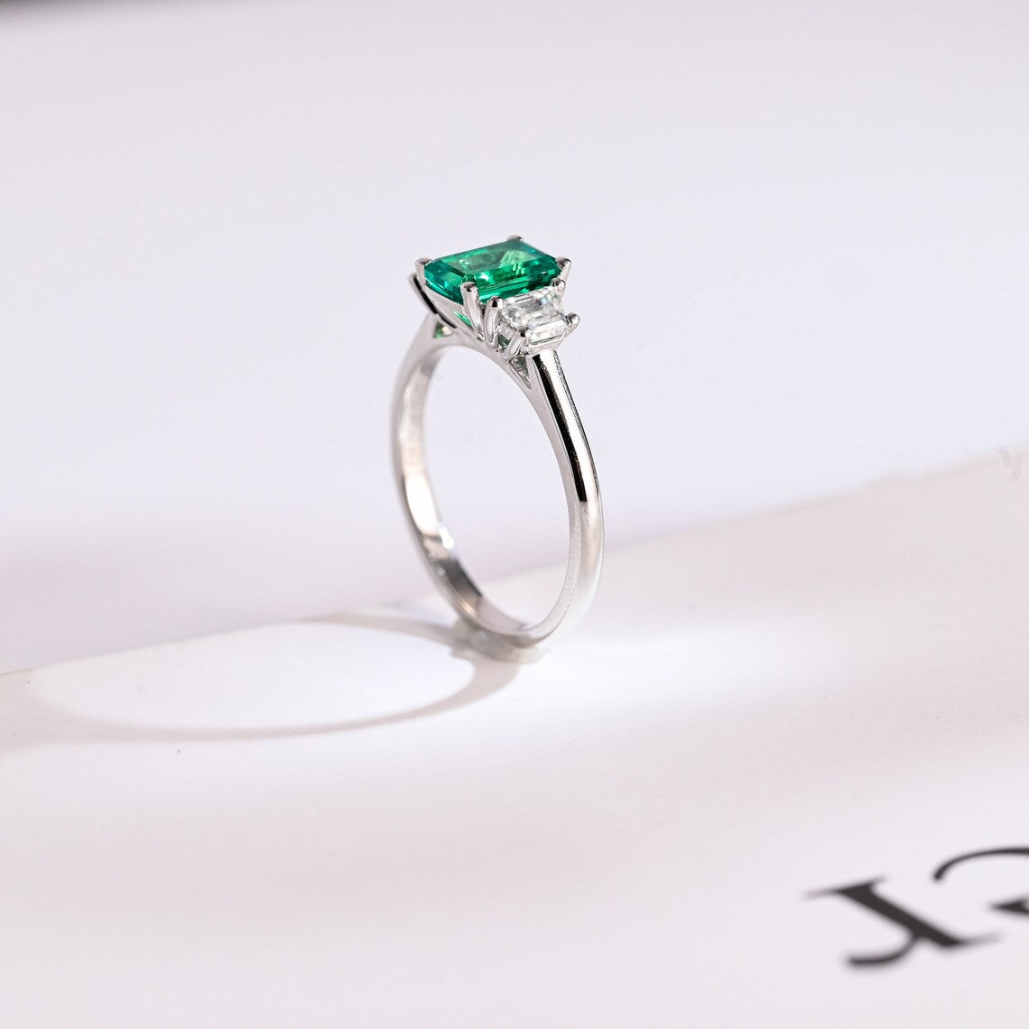 Luxury engagement ring