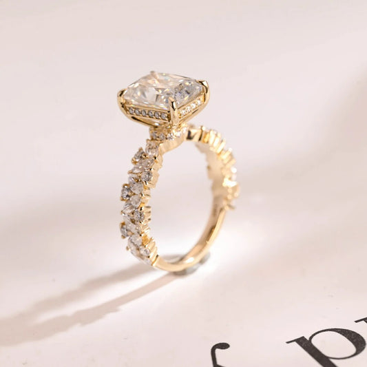 Radiant Cut Brilliance | 18K Gold Ring | Gift for Her

