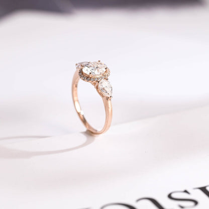 Pear side stone ring