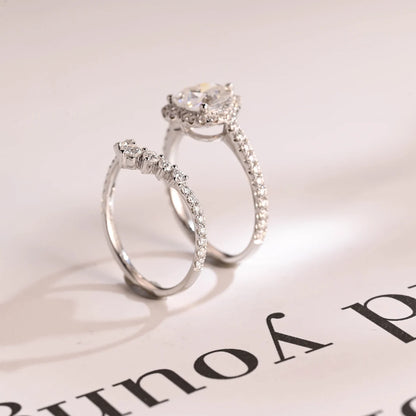 Single halo engagement ring