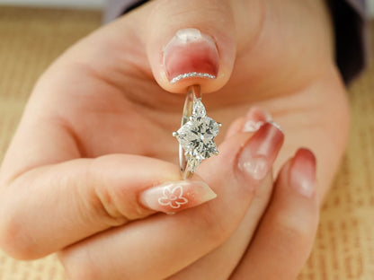 Proposal ring for her