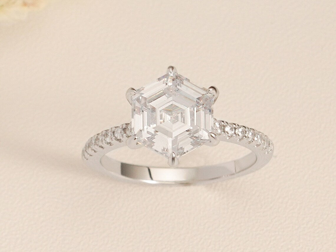 Anniversary gift ring