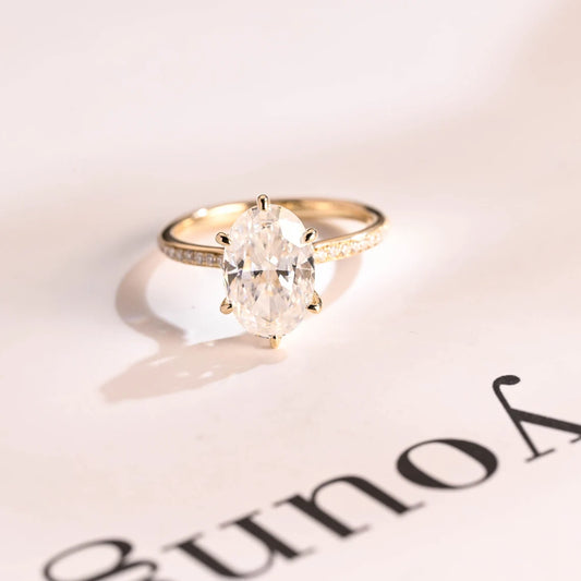 Oval Cut Moissanite Ring