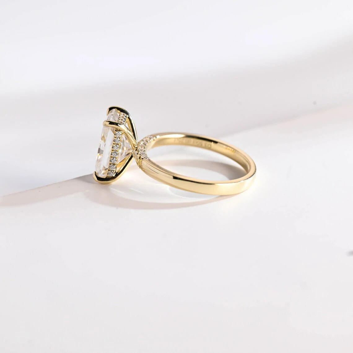 Elegant Pavé Band | Promise Her Shine | Gold Moissanite

