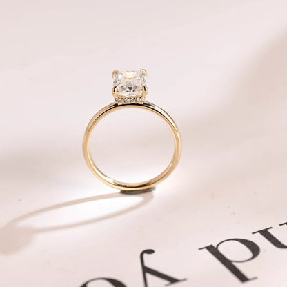 Hidden Sparkle | Radiant Engagement | 18K Anniversary Ring

