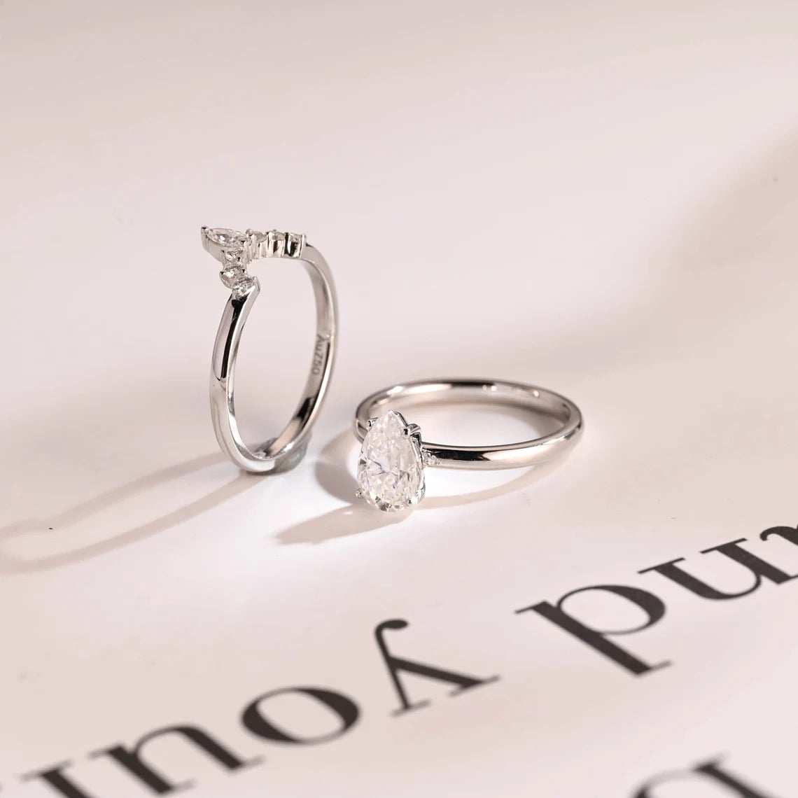 Matching diamond curved band 