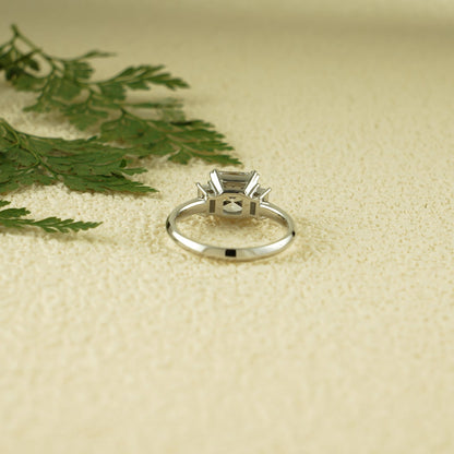 Modern engagement ring