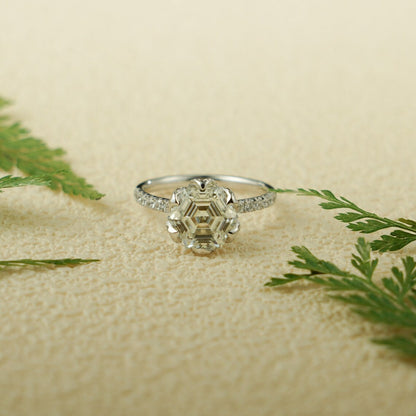 Geometric moissanite ring