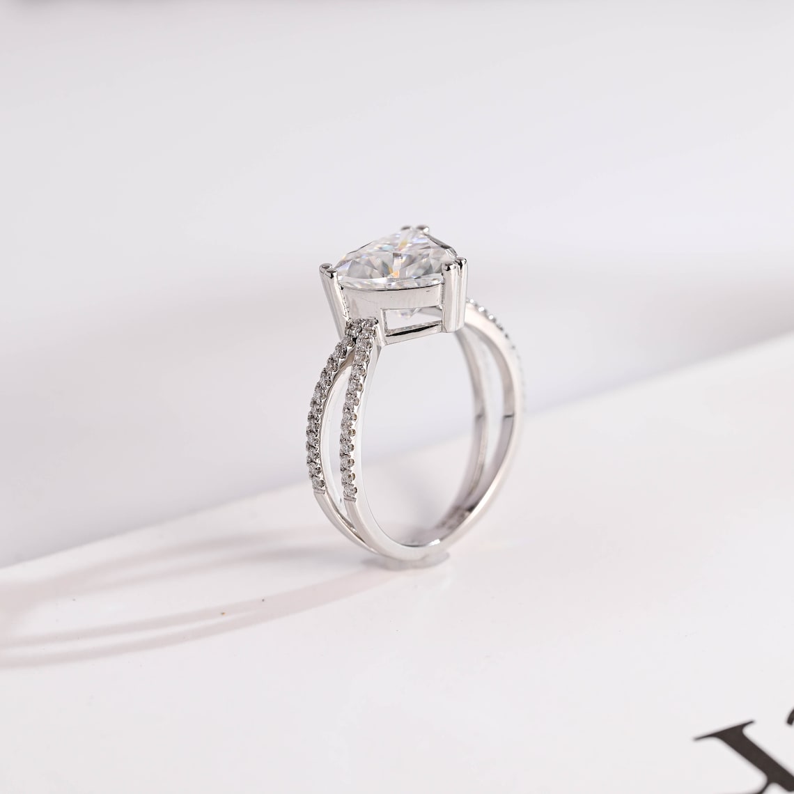 Double prong engagement ring