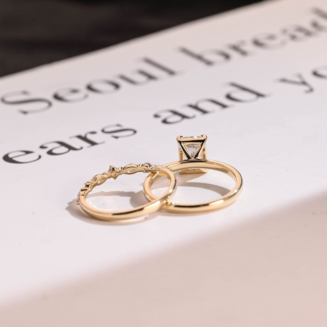 Timeless engagement ring