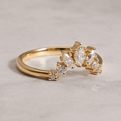Round moissanite band