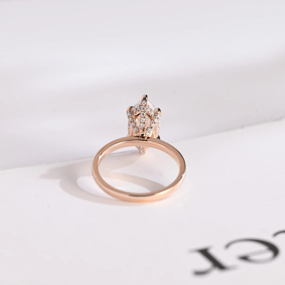 Women engagement ring