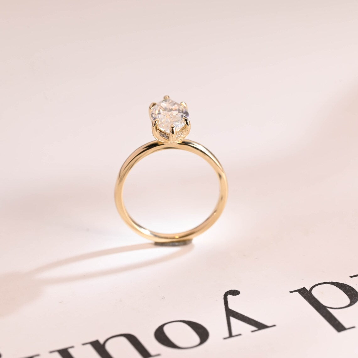 Straiht shank engagement ring