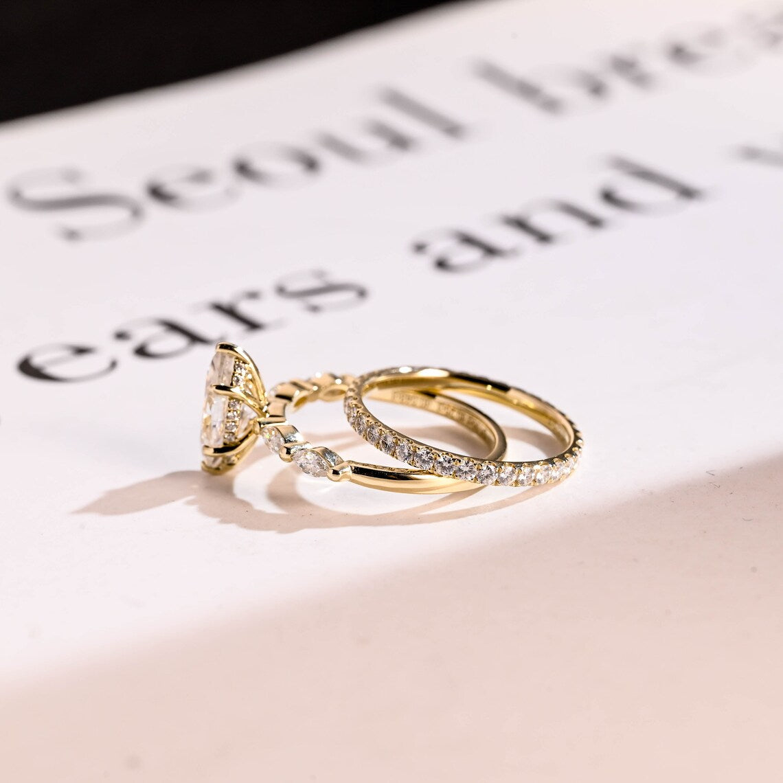 Modern wedding ring set