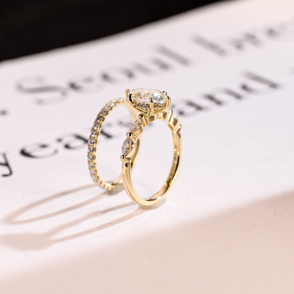Hidden halo ring
