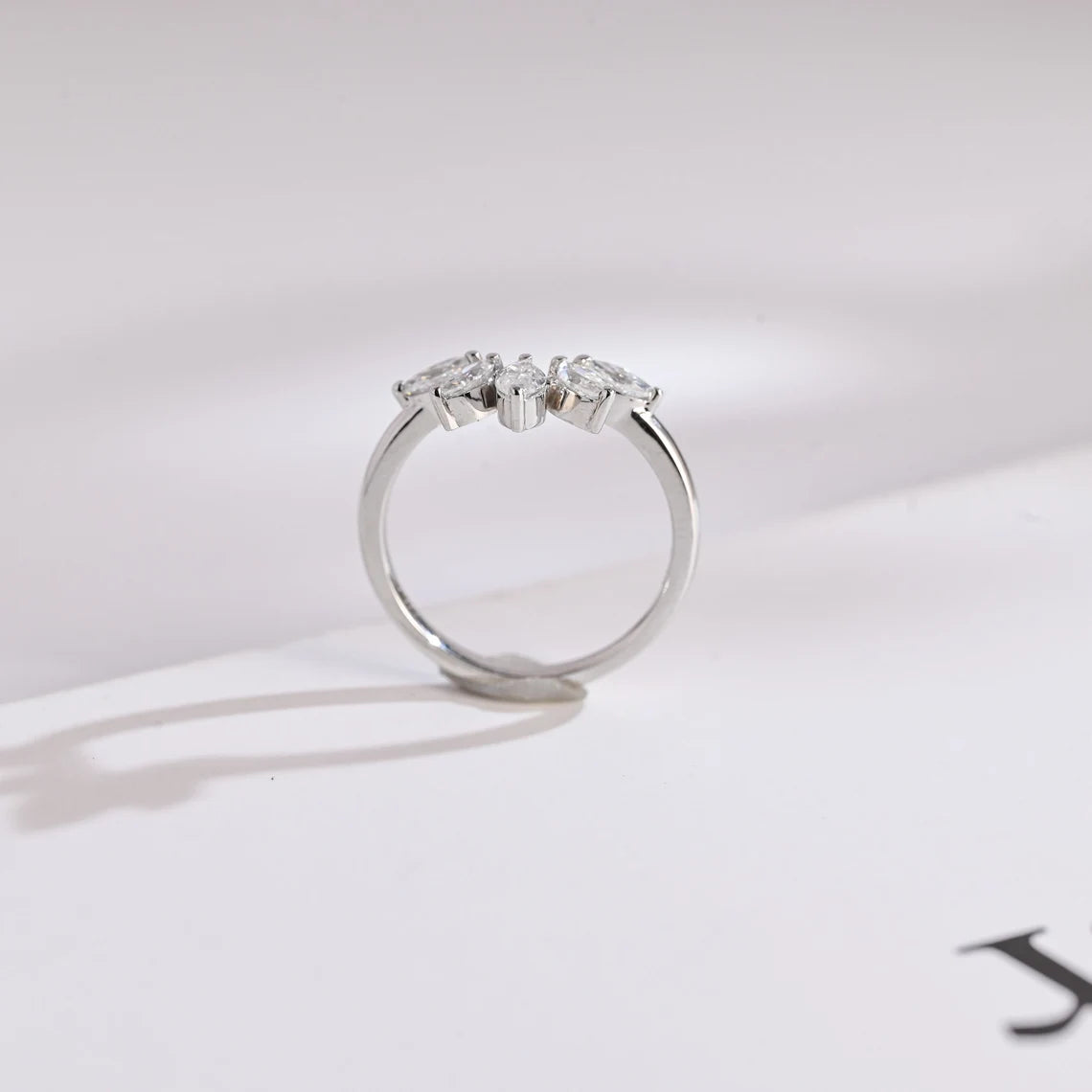 Leaf cluster curved ring