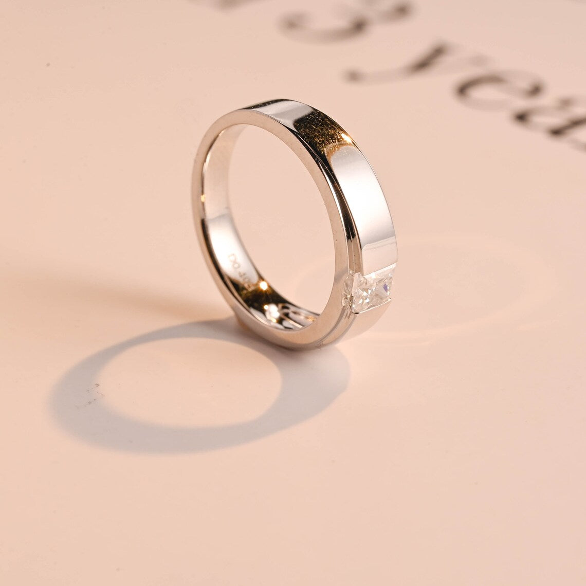 Women's engagement ring