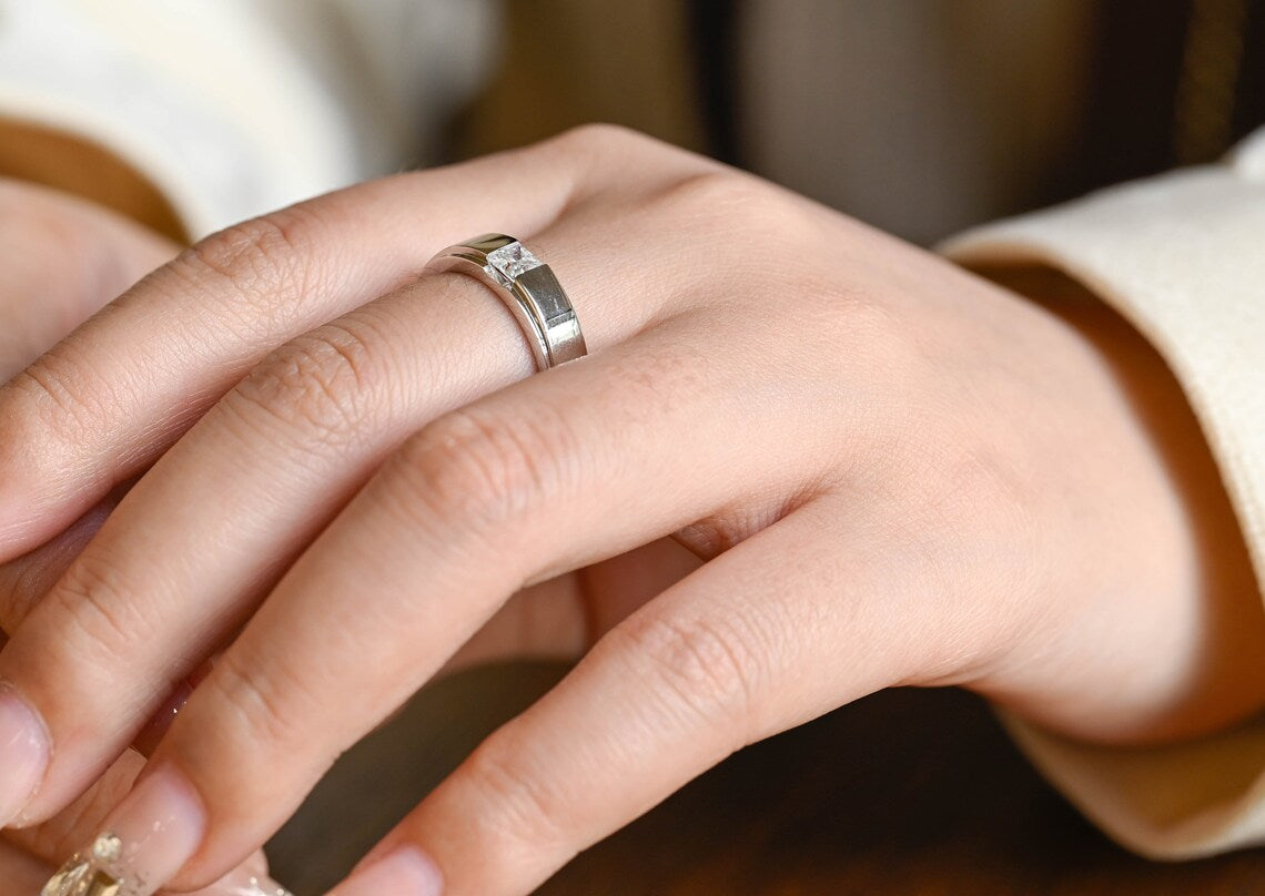 Anniversary gift ring