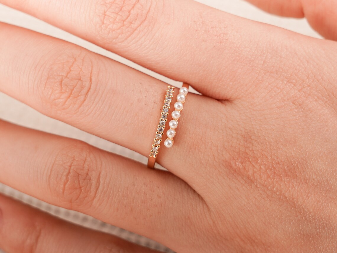 Women wedding band