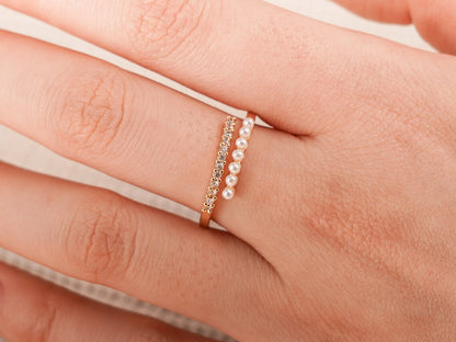 Women wedding band
