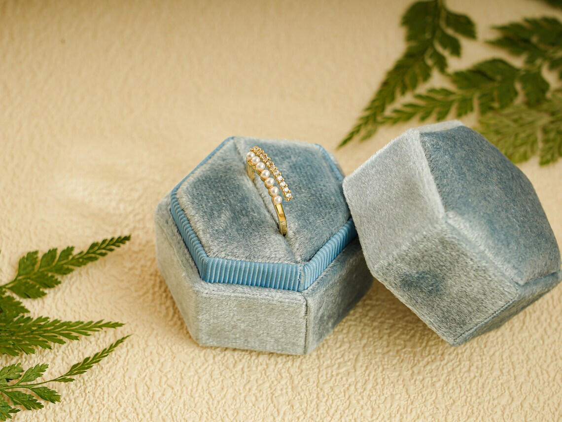 Open band ring