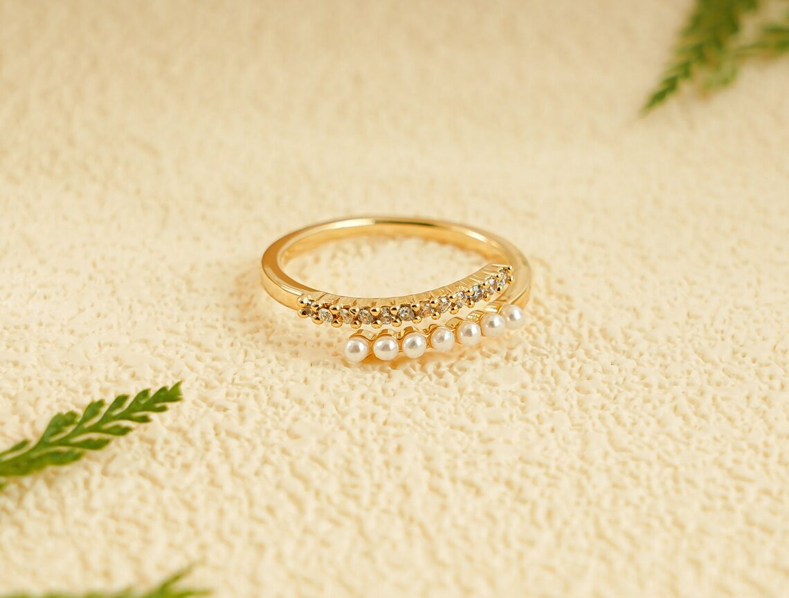 Minimalist pearl ring