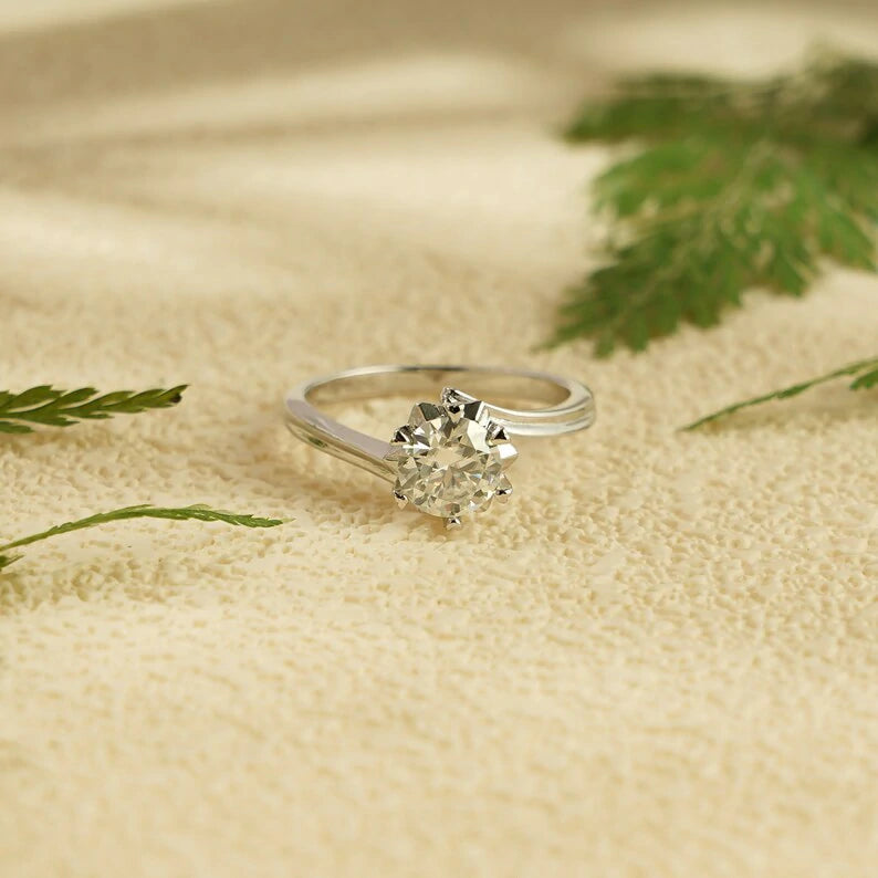 Round Cut Moissanite Ring | Elegant Sunflower Design | 14K Gold Band

