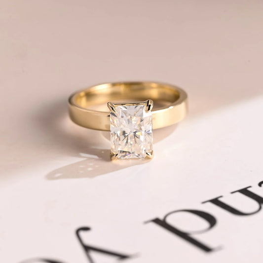 Radiant Cut Shine | Wide Band Glow | 18K Gold Brilliance

